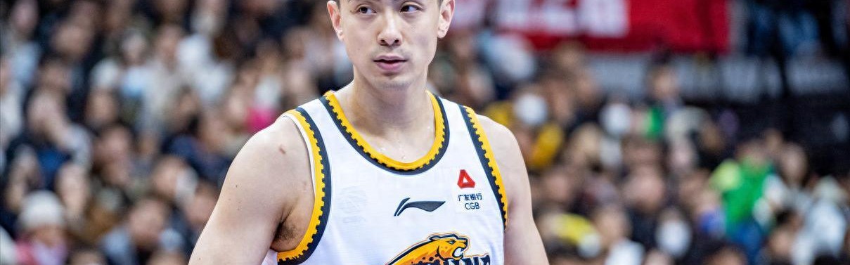 赵继伟否认离开辽篮，两年失去3队友，仅1人坚守，张镇麟送暖心话